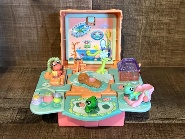 Teeniest Tiniest Mini Pop-Up Playset, Reptiles Version
